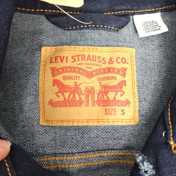 Levi's Denim Trucker Jacket Men's Size Small Dark Rinse Indigo Cotton Red Tab - Picture 3 of 11